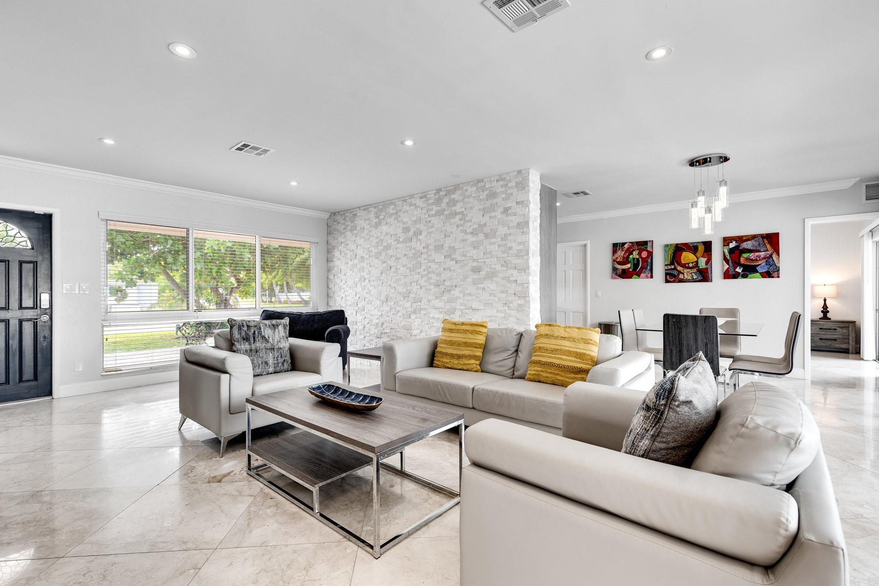 LAUDER GATE ISLES - Residential