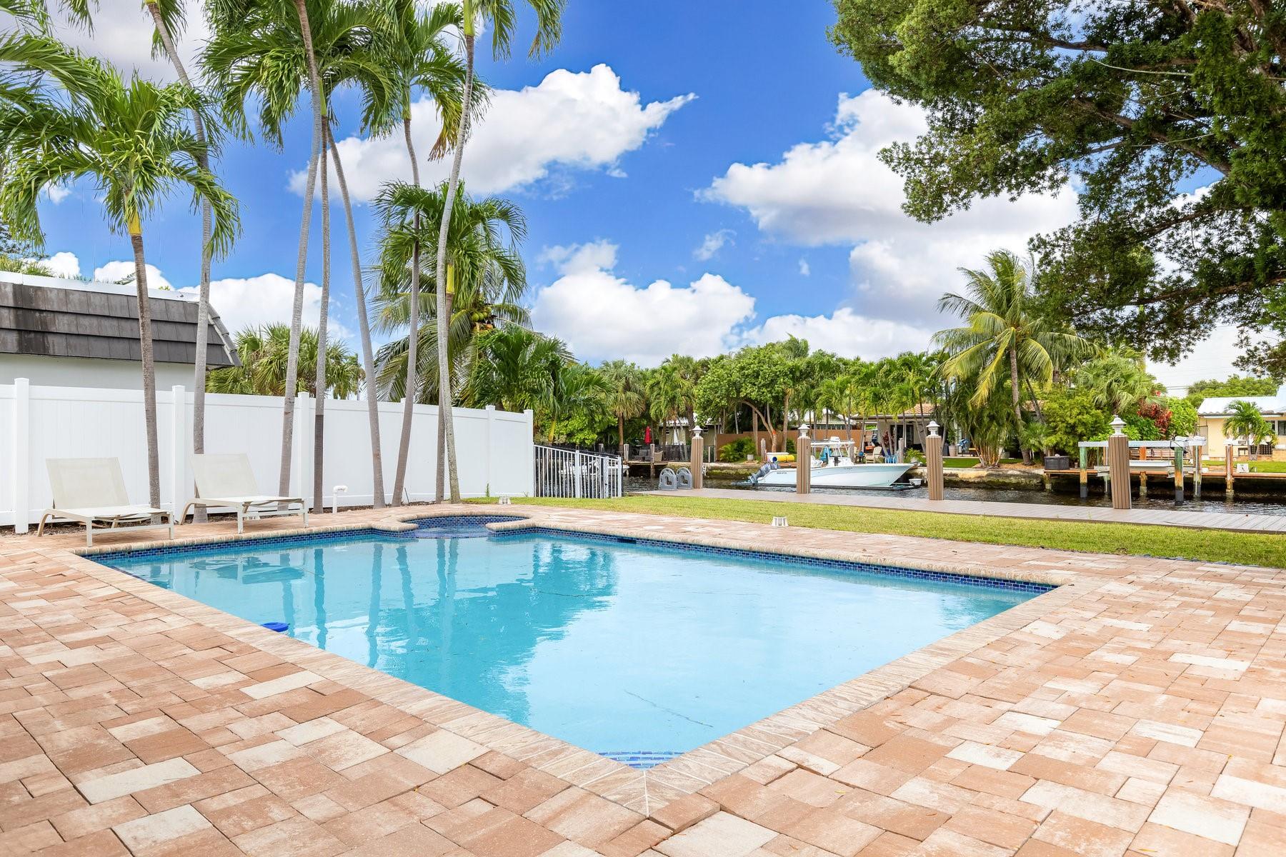 LAUDER GATE ISLES - Residential