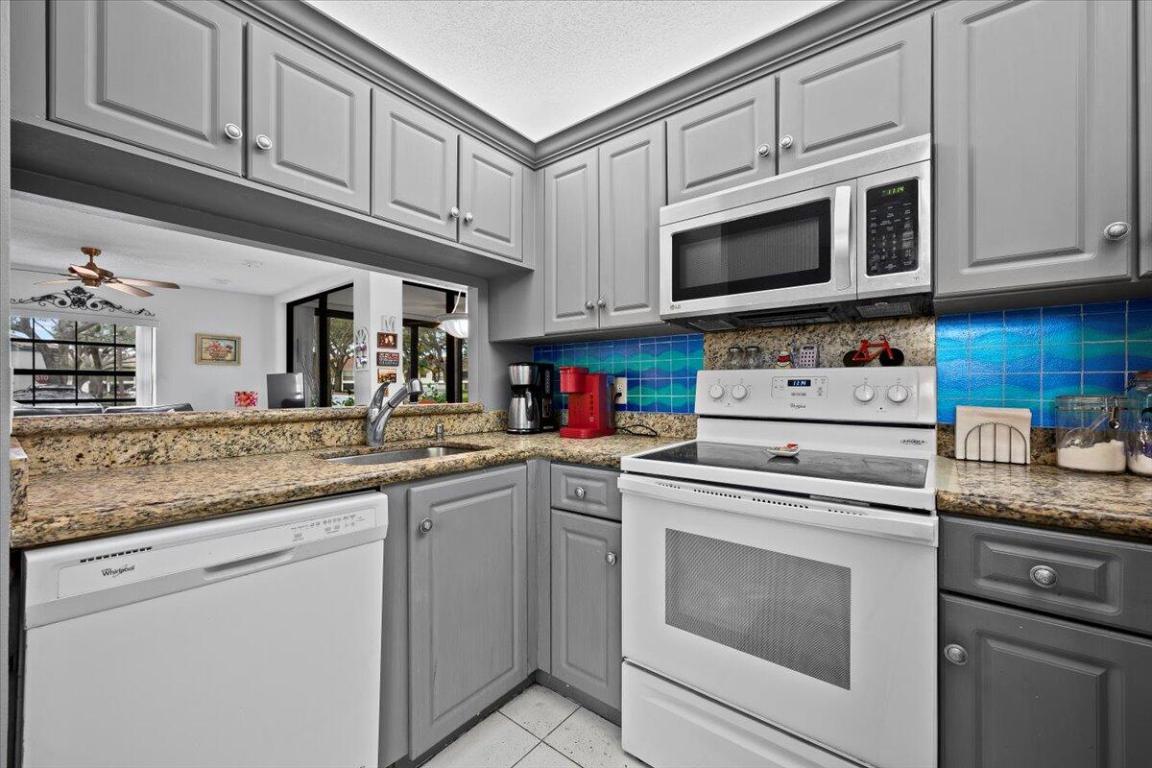 ALEXANDRA VILLAGE CONDO - Residential