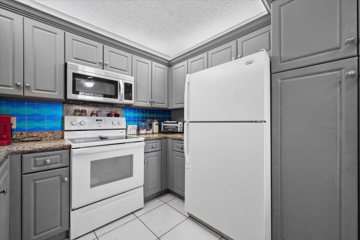 ALEXANDRA VILLAGE CONDO - Residential