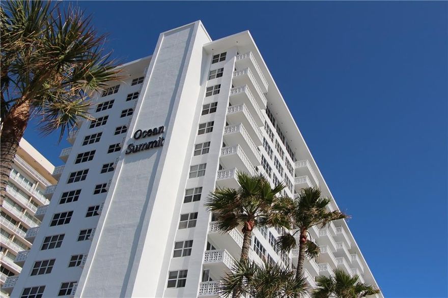 Perfect place to live permanently or spend your winter months. Sit and enjoy the ocean breeze and the beautiful ocean view from your balcony. Located in the prestigious Galt Ocean Drive and conveniently located near restaurants, coffee shops, banks and the Galleria mall. This unit has high impact windows and doors throughout. The unit needs TLC but has great potential. "THIS IS AN INVESTOR'S DREAM"Key is at front desk.