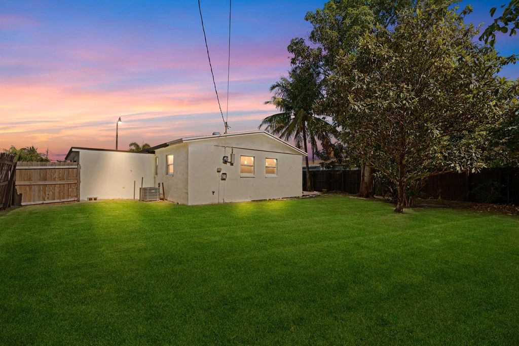 Photo of 632 NW 19th Street, Pompano Beach, FL 33060 (MLS # R11145105)