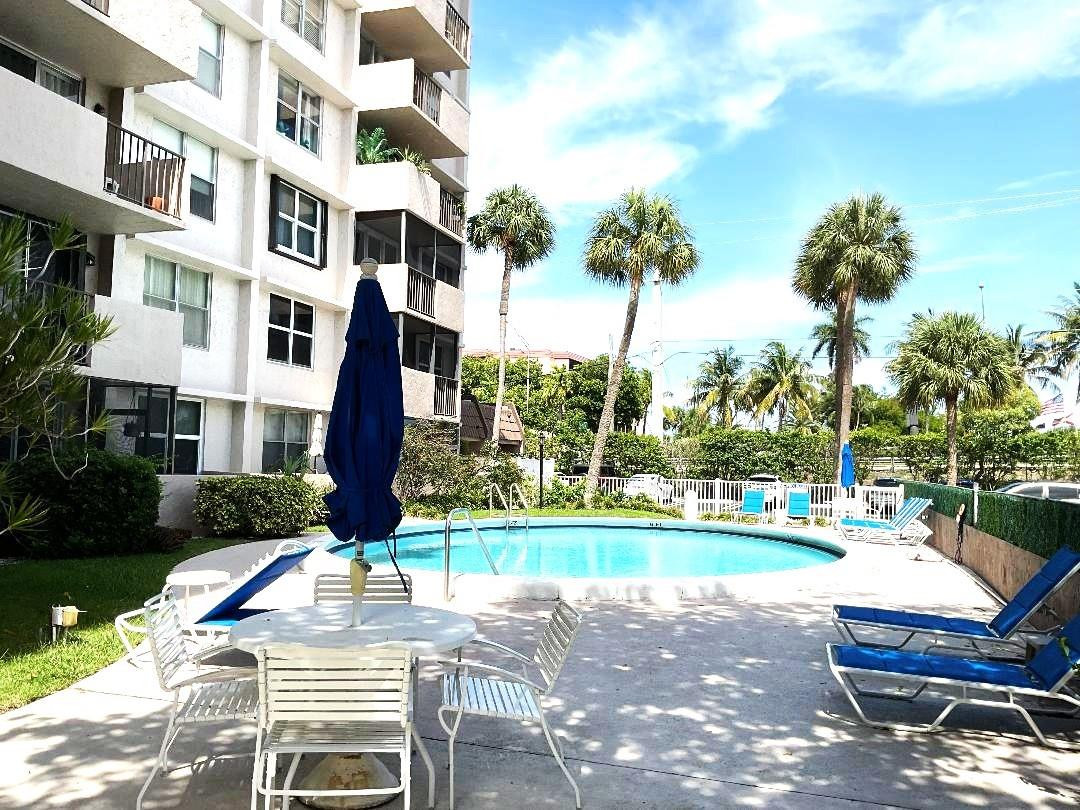 ISLAND CLUB TWO CONDO - Residential