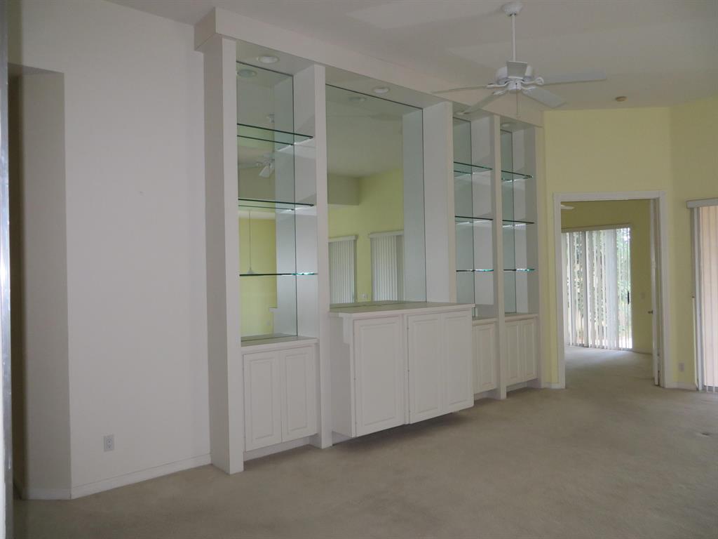 RIVERWALK 4 - Residential Lease