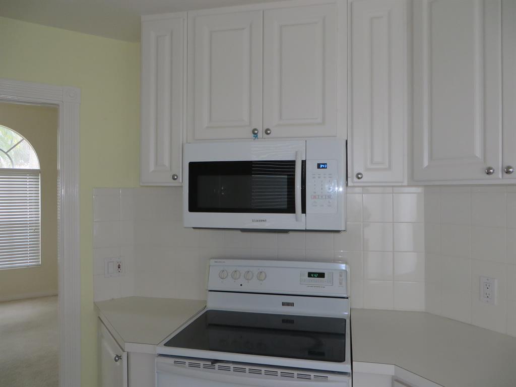 RIVERWALK 4 - Residential Lease