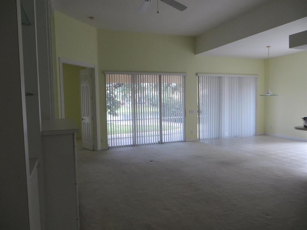 RIVERWALK 4 - Residential Lease