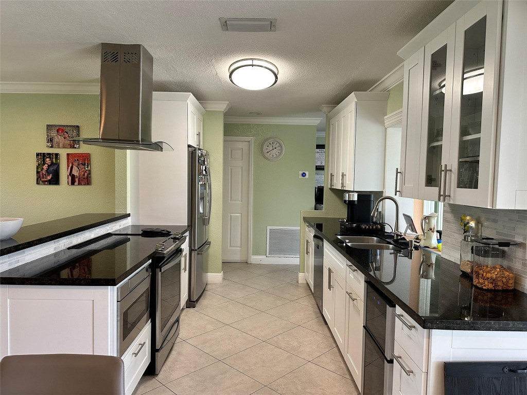 Westwood Commy 5-A 81-20 - Residential