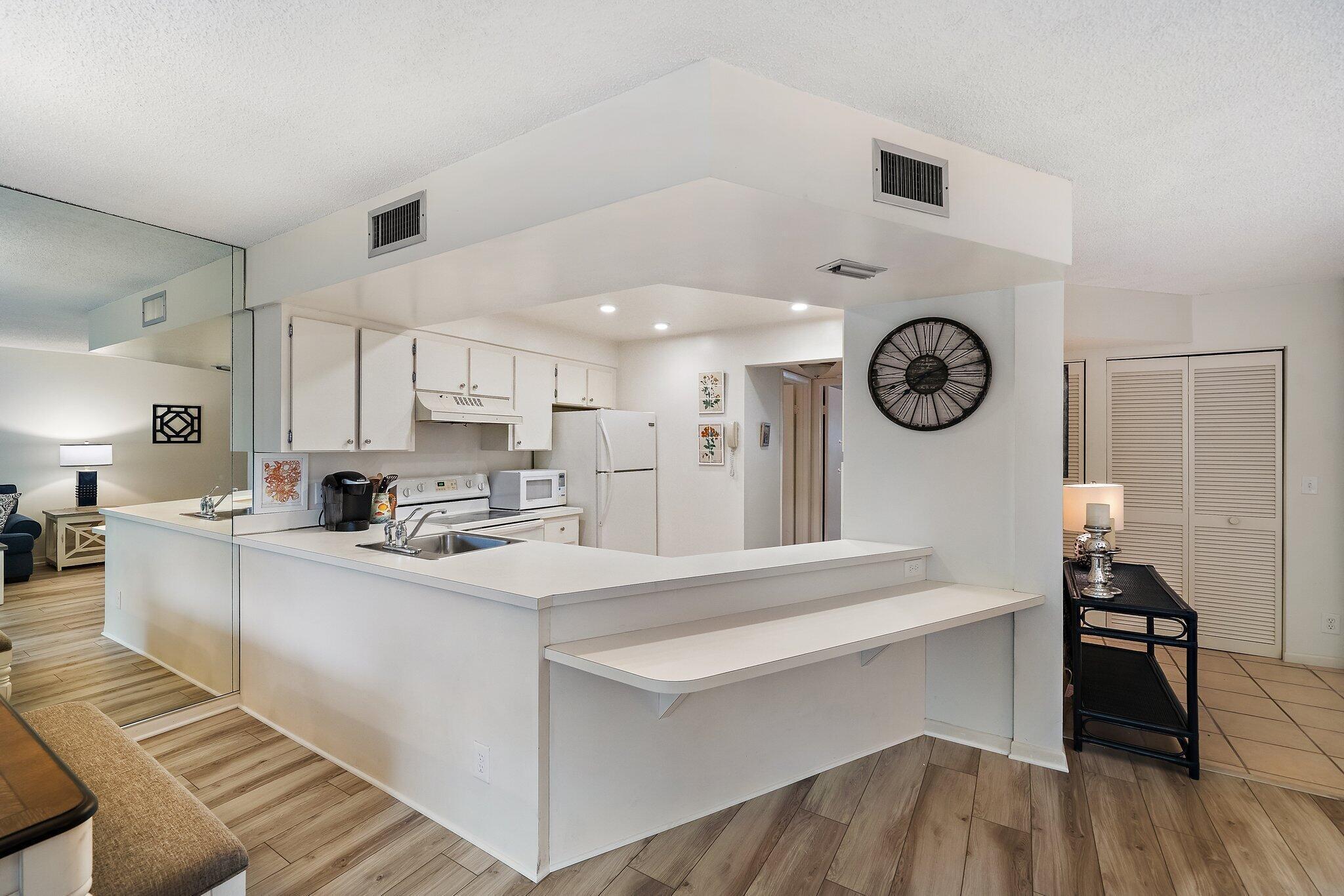 SEA RISE CONDO - Residential Lease