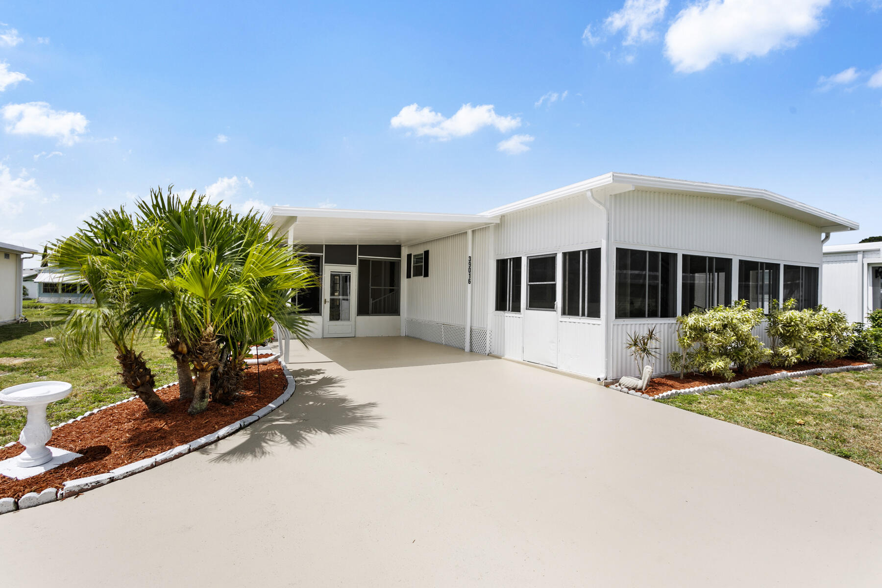 39016 Gayle Bay