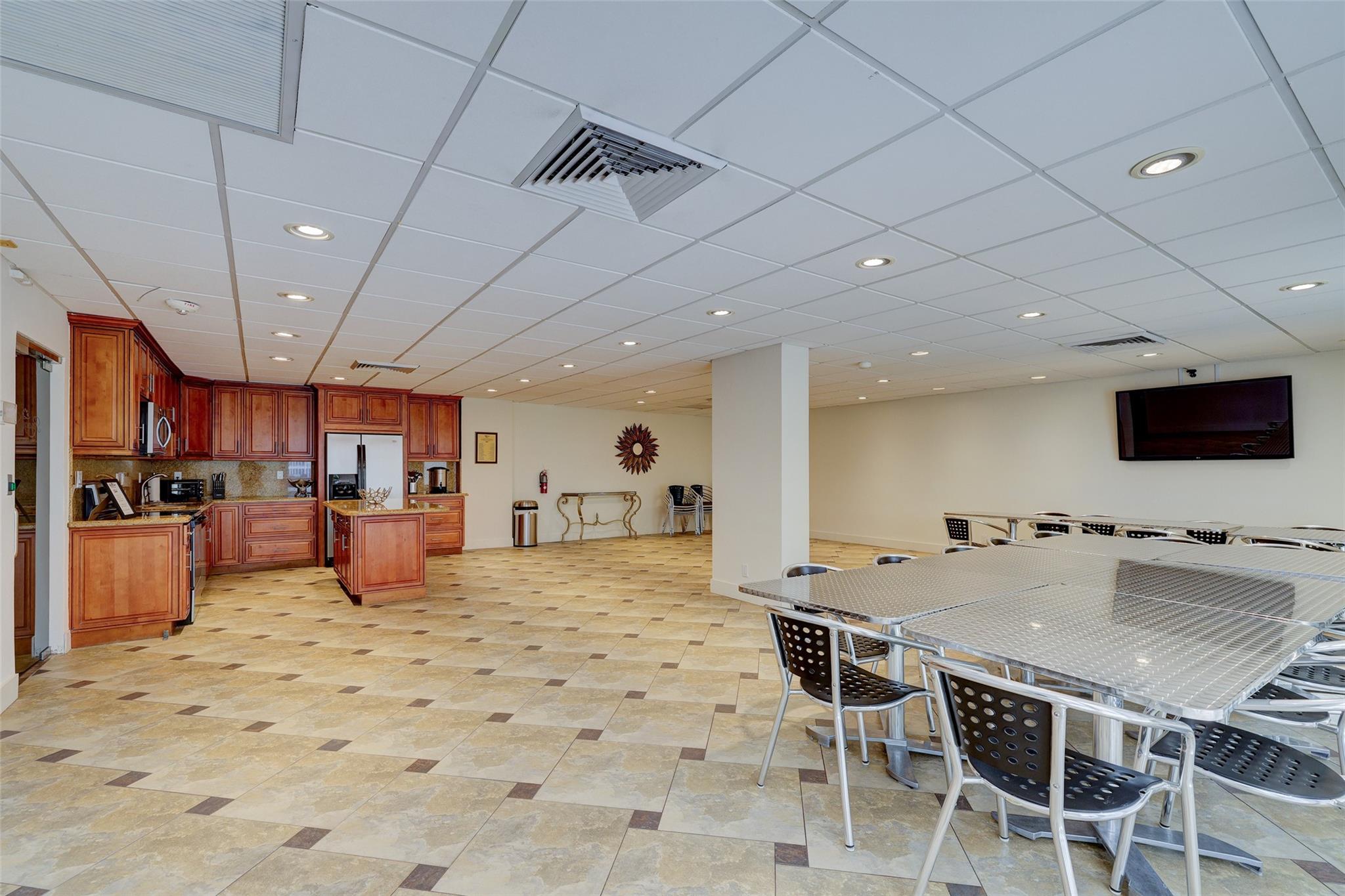 Regency Tower South - Residential