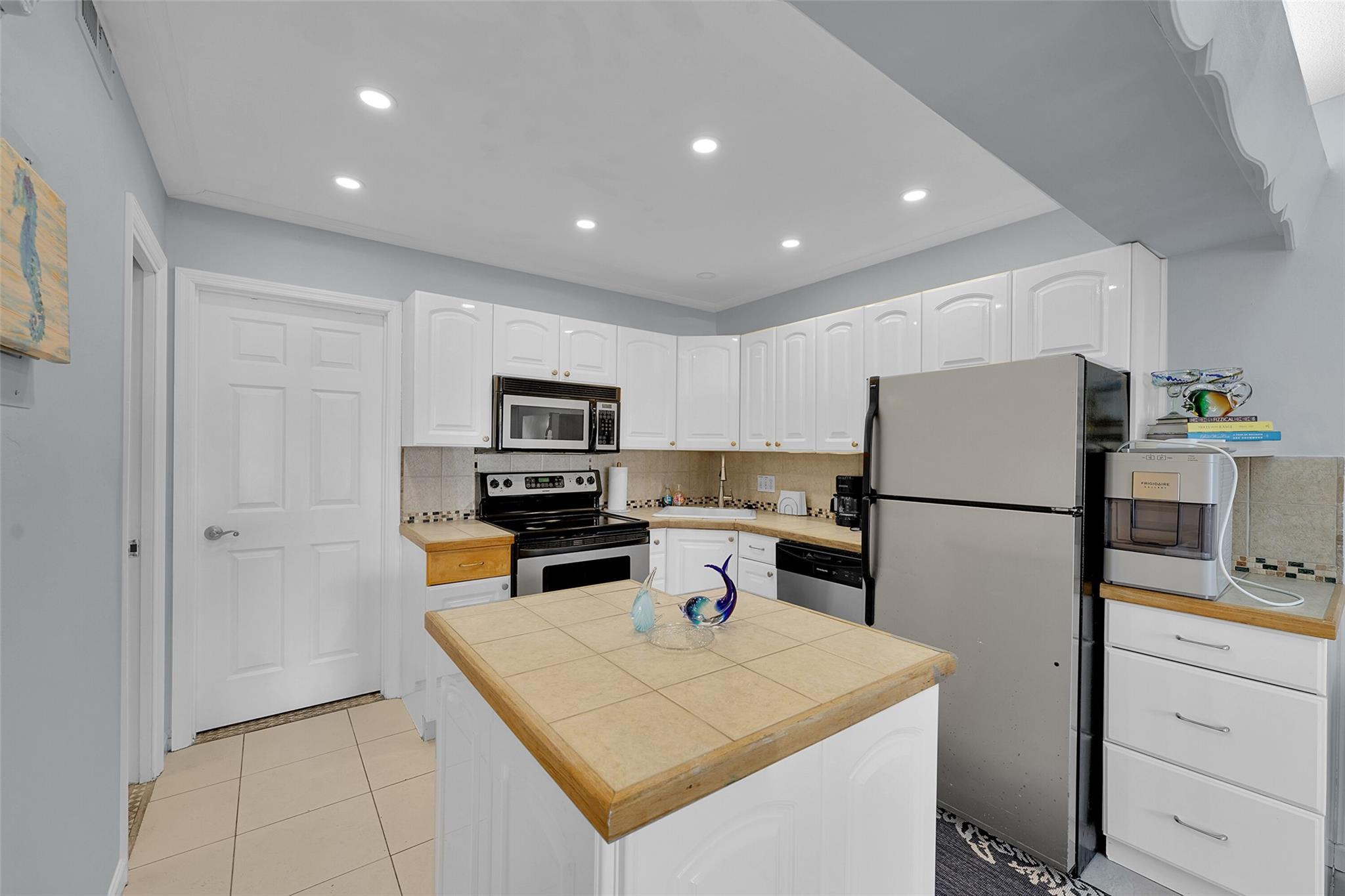 Bougainvilla 4627 Condo - Residential Lease
