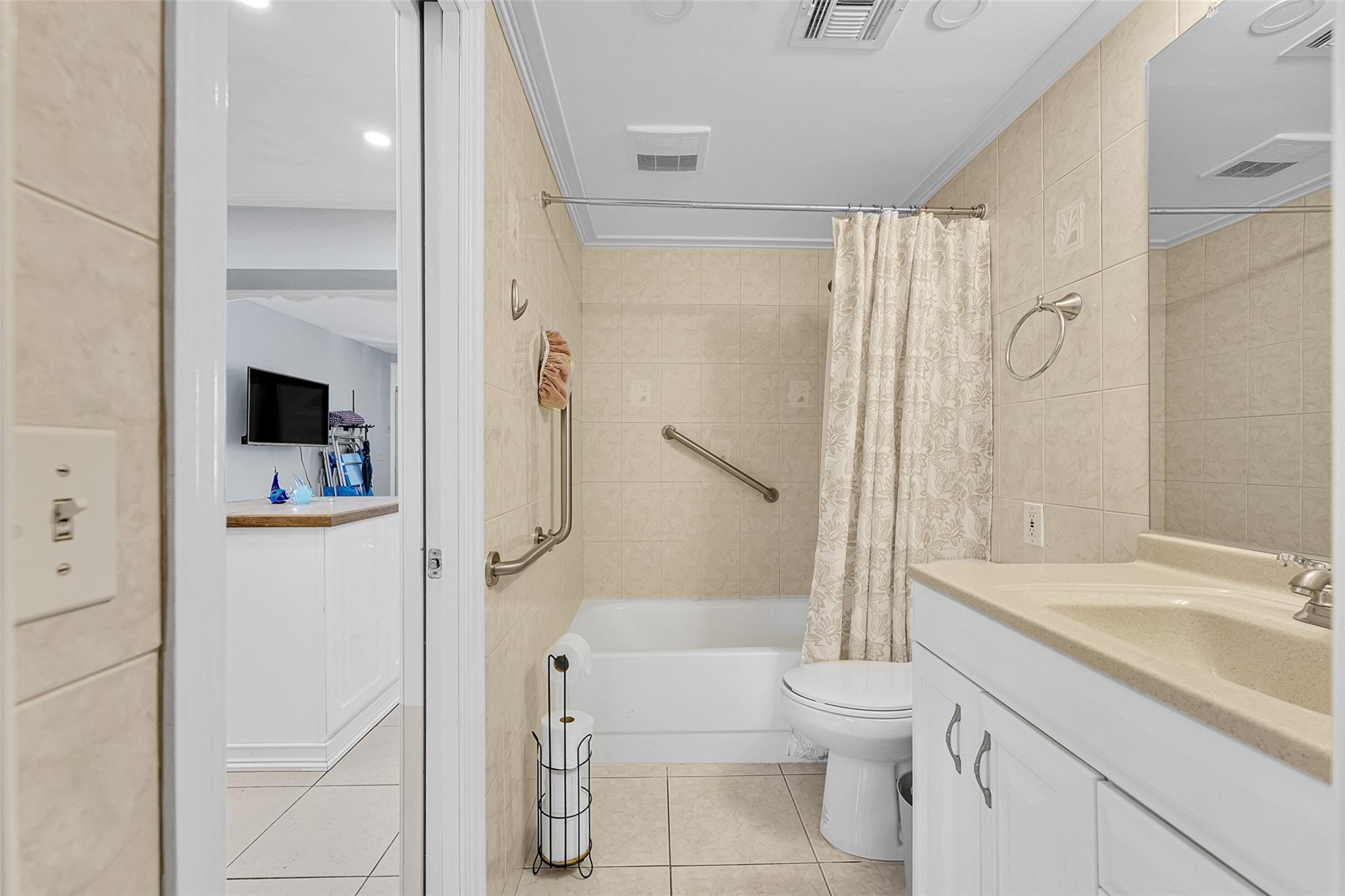 Bougainvilla 4627 Condo - Residential Lease