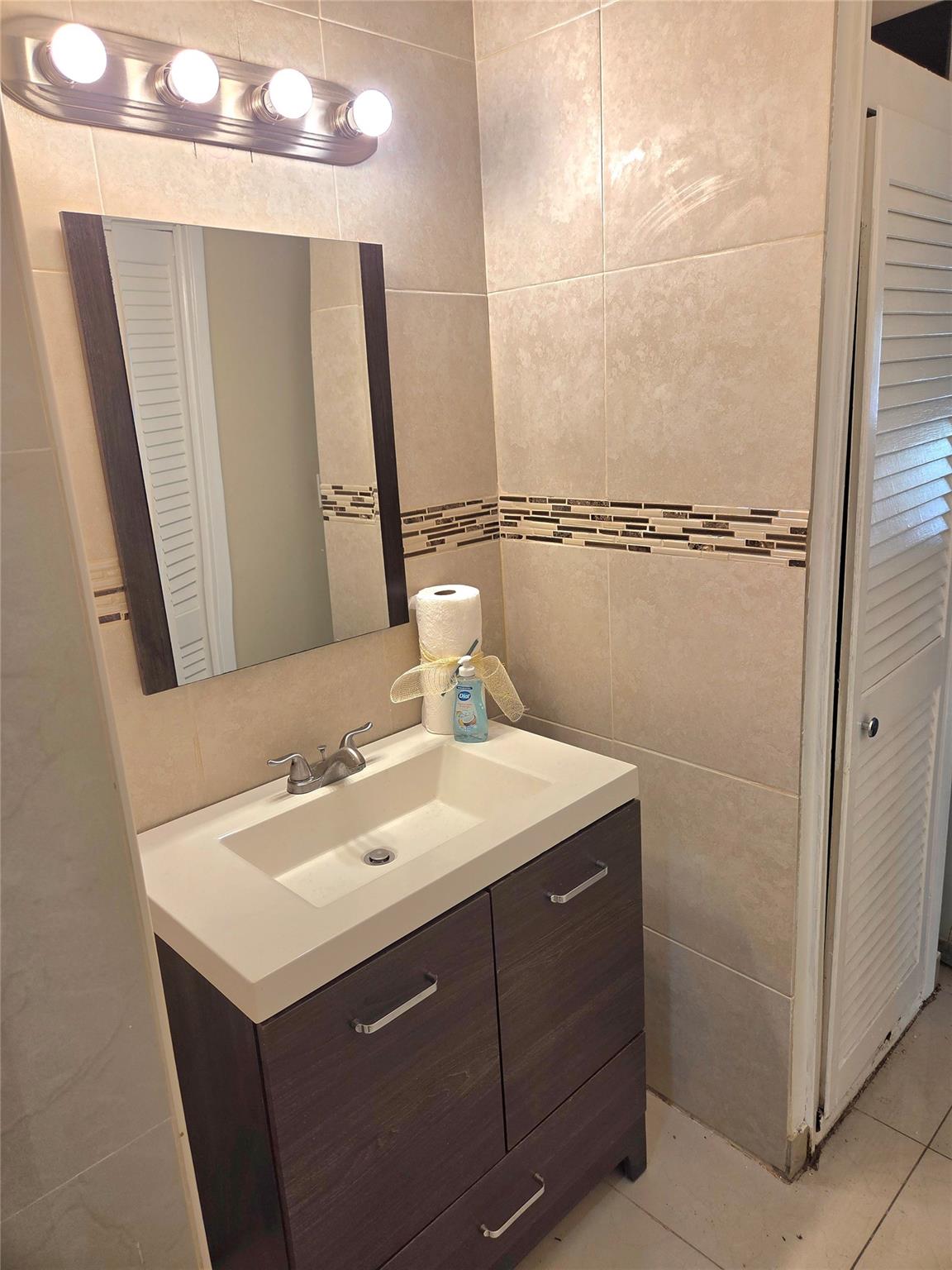 North Hampton Court Condo - Residential Lease