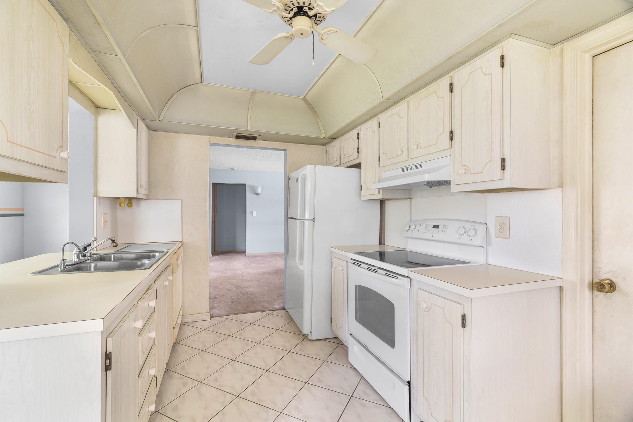Lauderdale West 2 Sec 78- - Residential