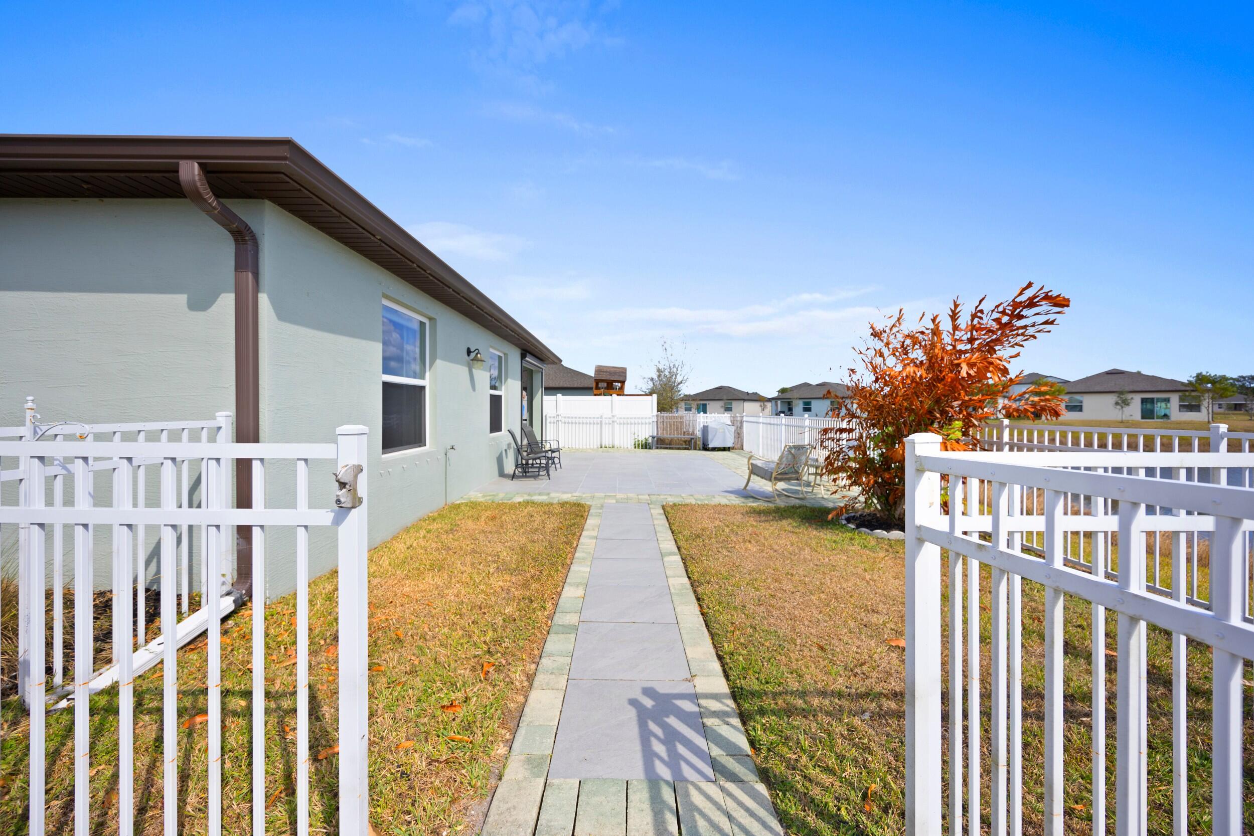 WATERSTONE - Residential