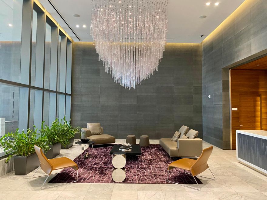 Stunning! 1/1.5 bedroom apartment locate in Brickell city center tower Rise, with unique amenities and ready to be occupy. The area has everything to offer, shopping center, restaurants, amazing views of Miami skyline and more. 10 minutes from the beach and Airport!