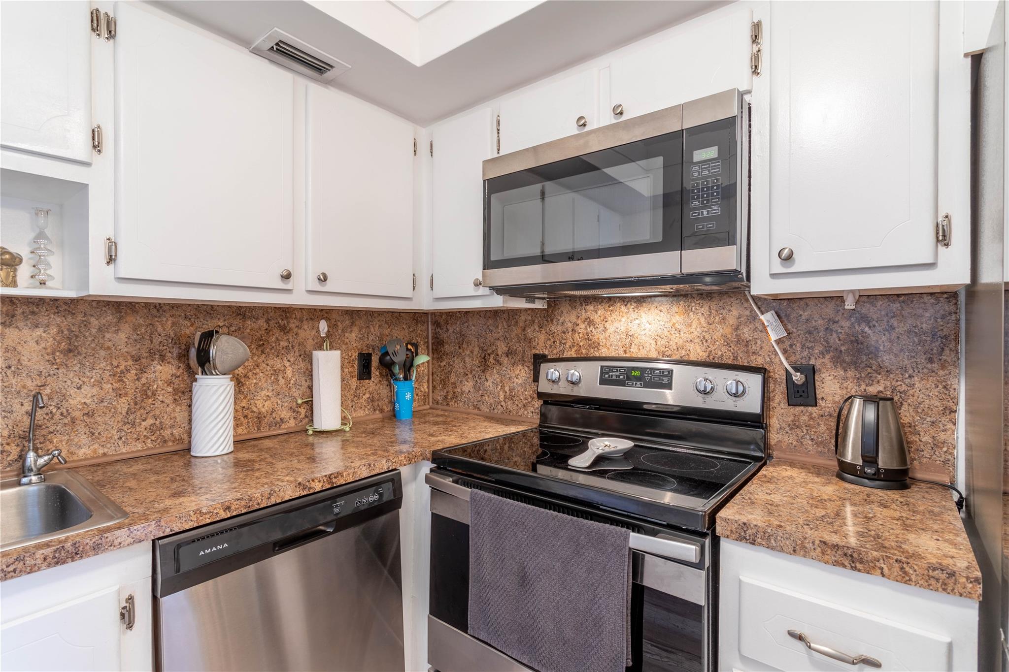 KINGS POINT - Residential Lease