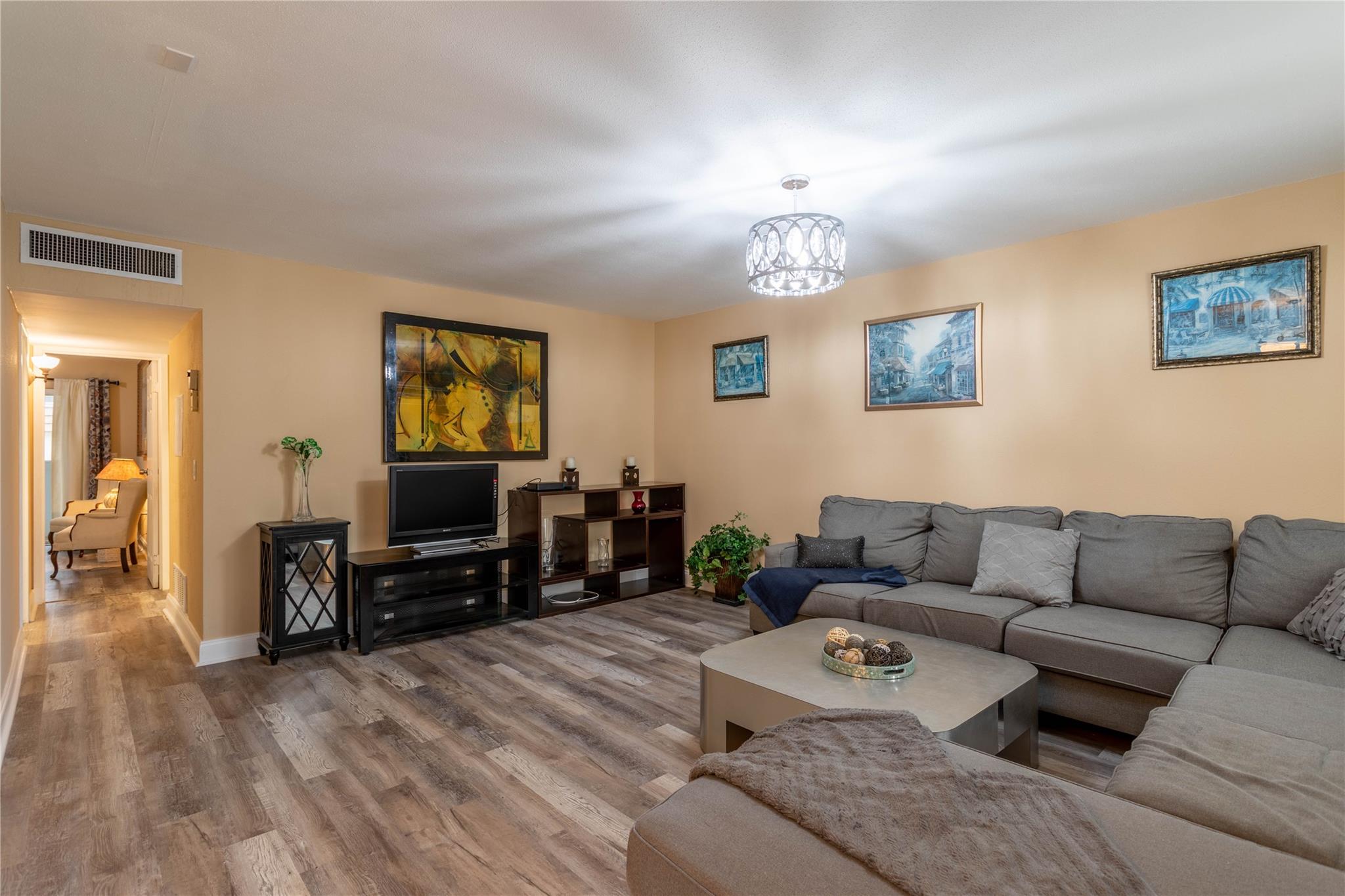 KINGS POINT - Residential Lease