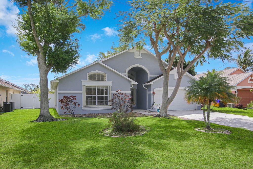 Photo of 6370 Pompano Street St, Jupiter, FL 33458 (MLS # R10782933)