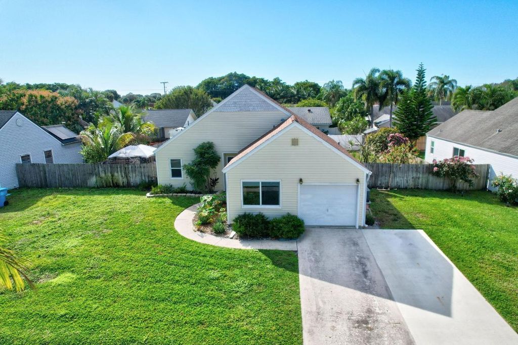 Photo of 87 Cedar Lane, Boynton Beach, FL 33436 (MLS # R11056959)