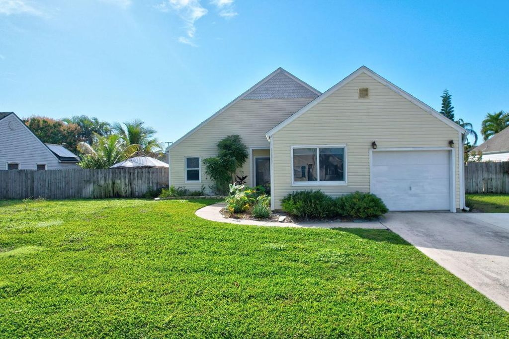 Photo of 87 Cedar Lane, Boynton Beach, FL 33436 (MLS # R11056959)