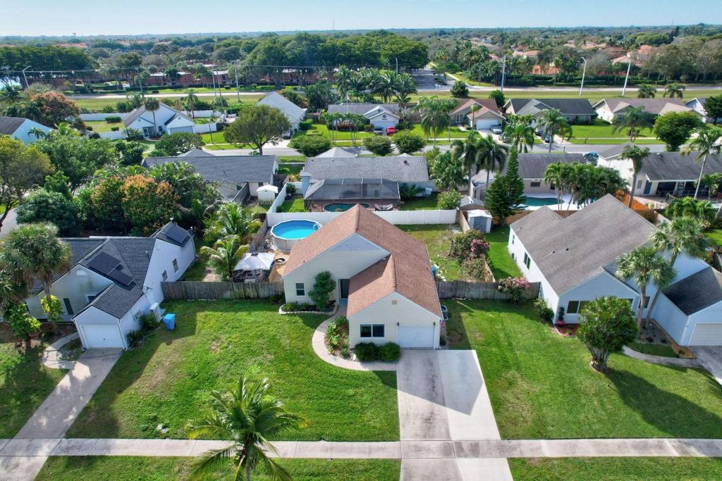 Photo of 87 Cedar Lane, Boynton Beach, FL 33436 (MLS # R11056959)