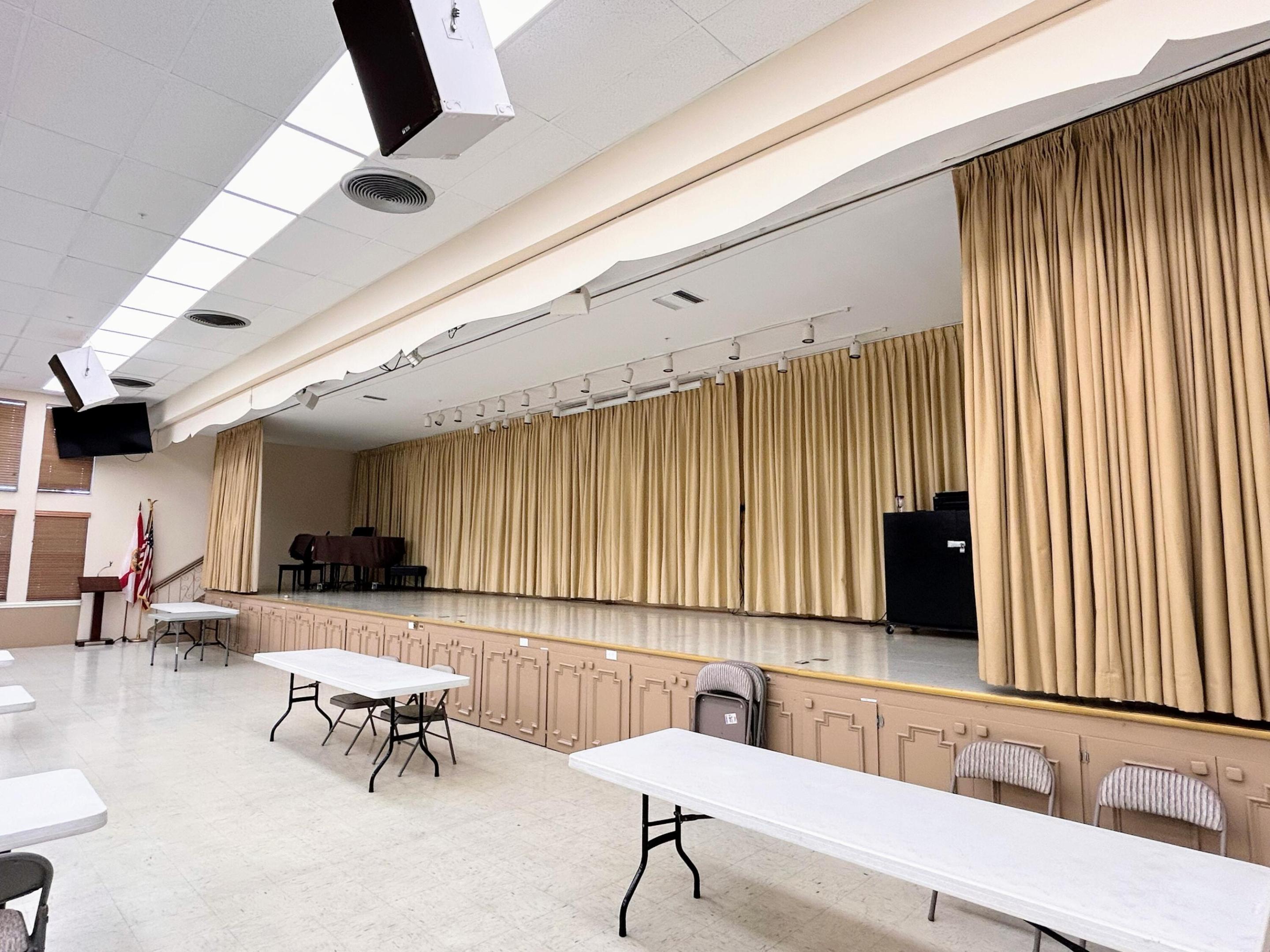 STERLING VILLAGE - Residential