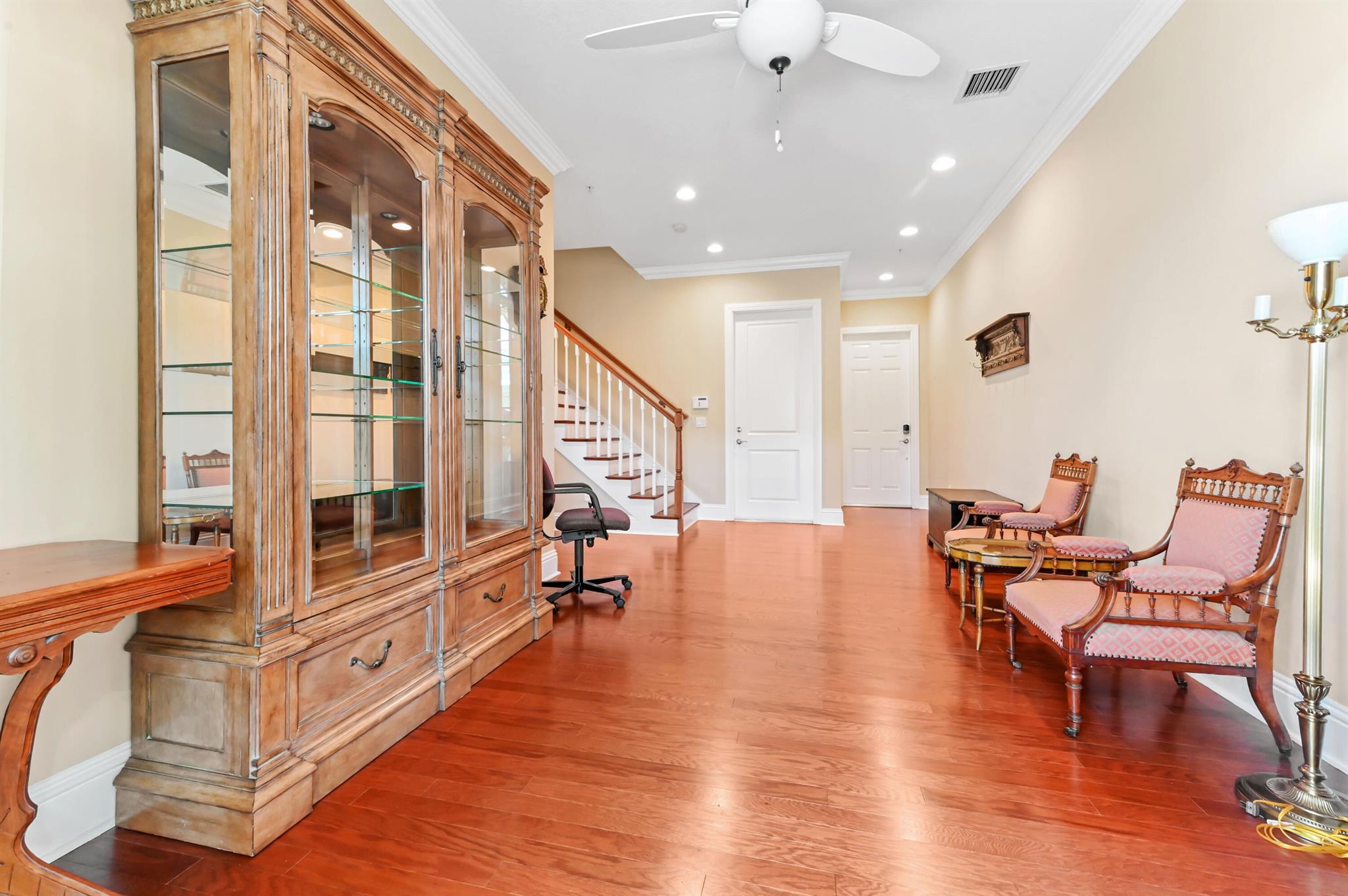 217 N Latitude Circle