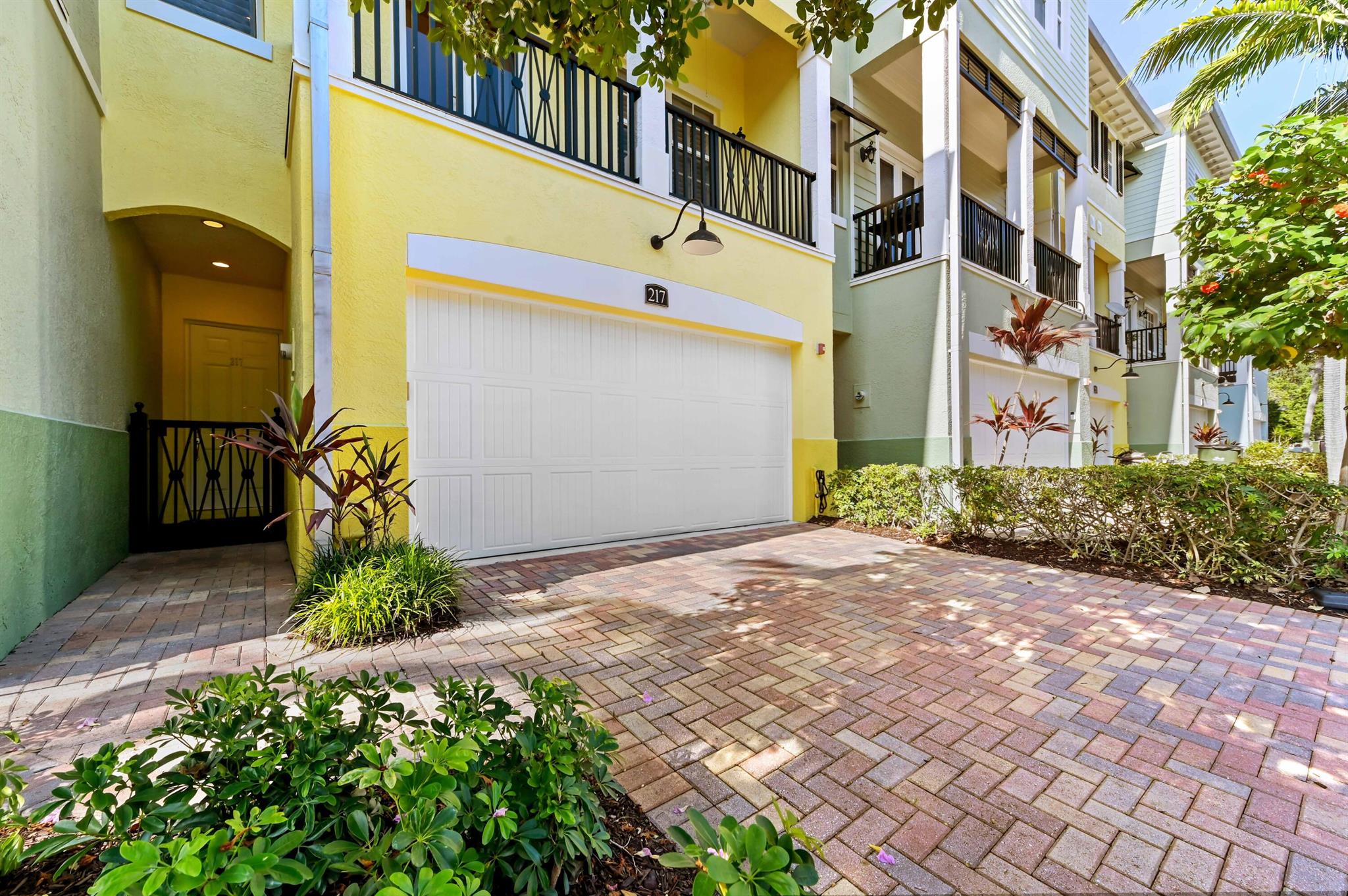 217 N Latitude Circle