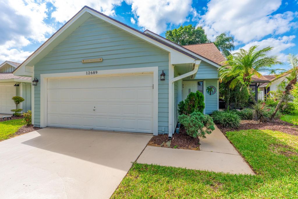 Photo of 12689 SE Cascades Court, Hobe Sound, FL 33455 (MLS # R10918327)