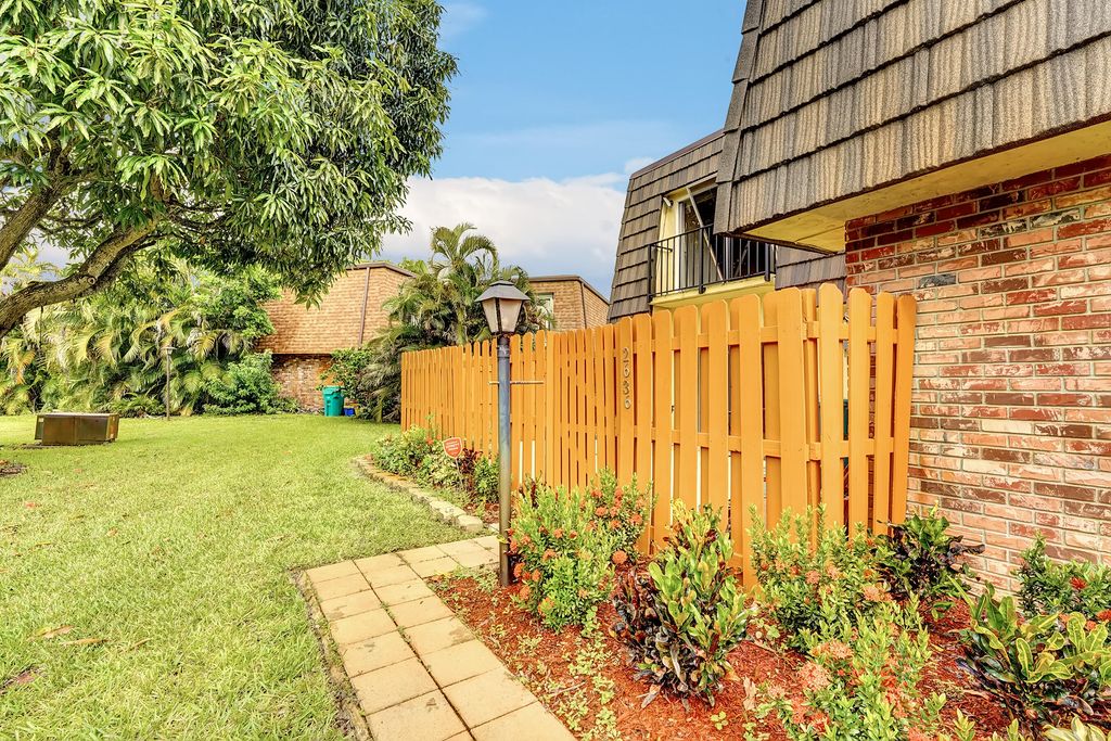 Photo of 2636 SE 5th Circle #68d, Boynton Beach, FL 33435 (MLS # R11034876)