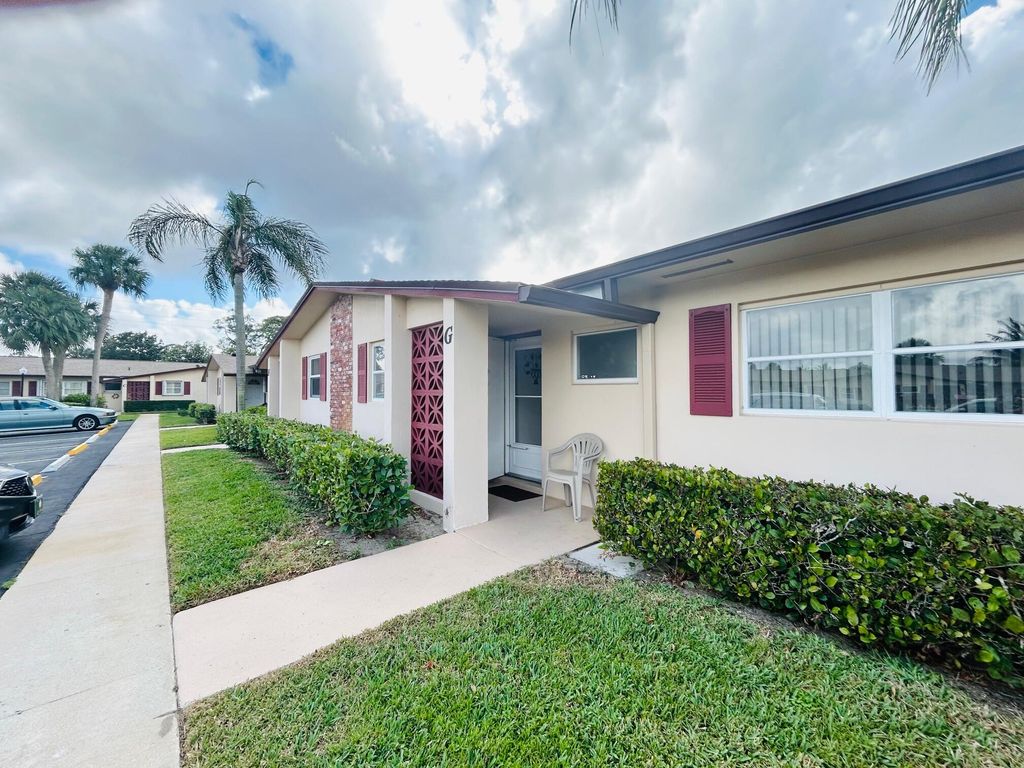 Photo of 2990 Crosley Drive E #G, West Palm Beach, FL 33415 (MLS # R11168495)