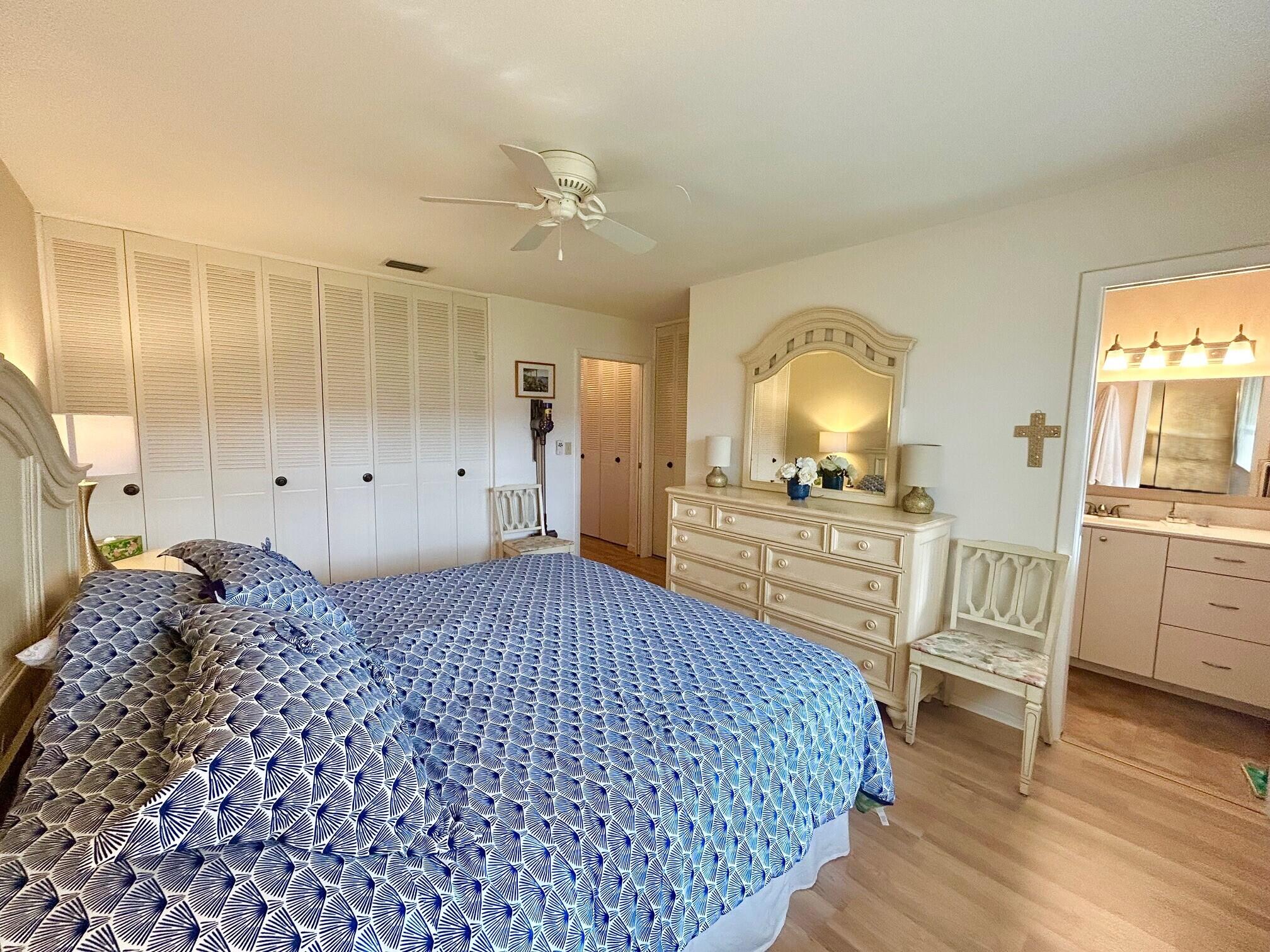 CRESTHAVEN VILLAS CONDO 18 - Residential