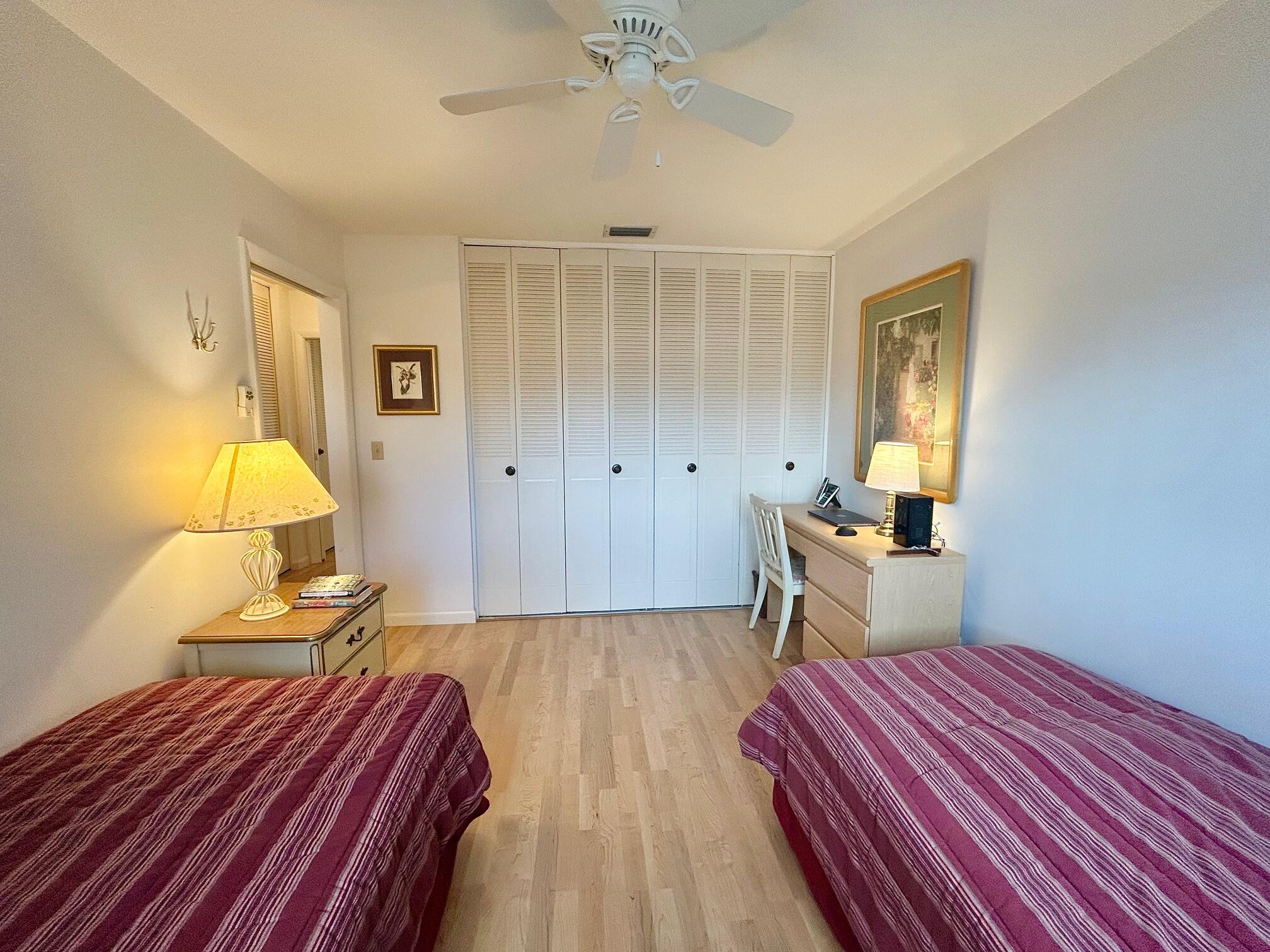 CRESTHAVEN VILLAS CONDO 18 - Residential