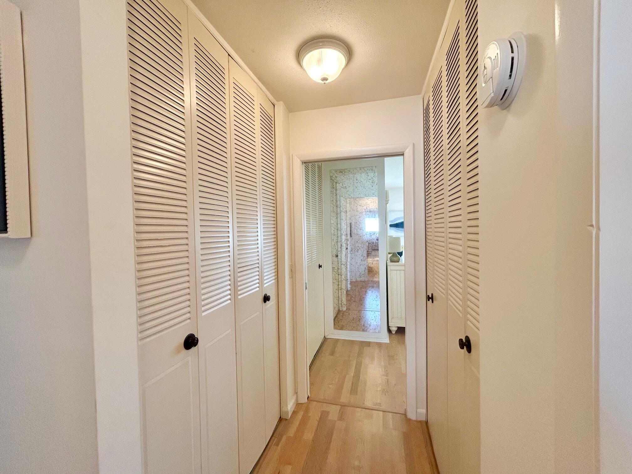 CRESTHAVEN VILLAS CONDO 18 - Residential