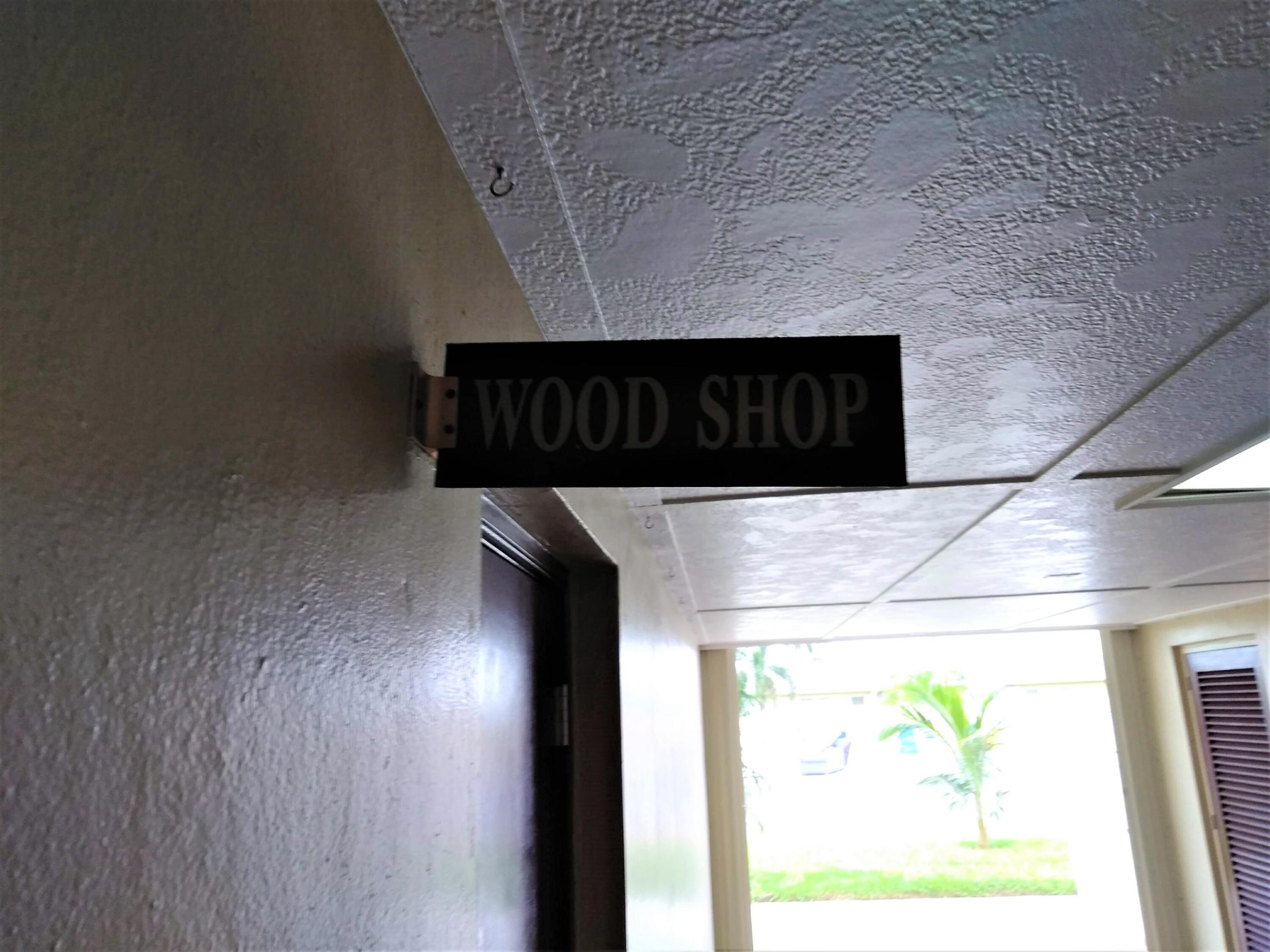 CRESTHAVEN VILLAS CONDO 18 - Residential