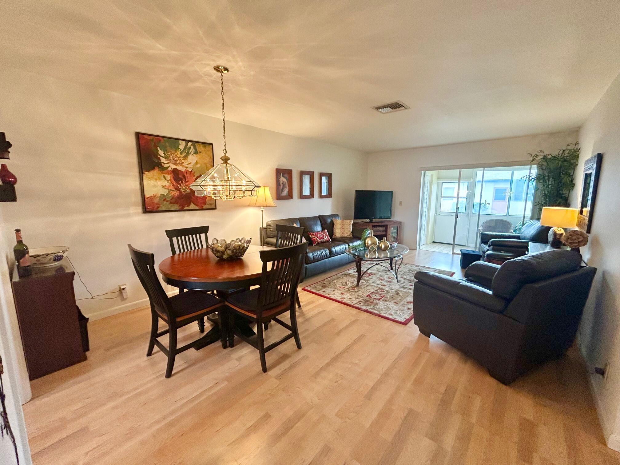 CRESTHAVEN VILLAS CONDO 18 - Residential