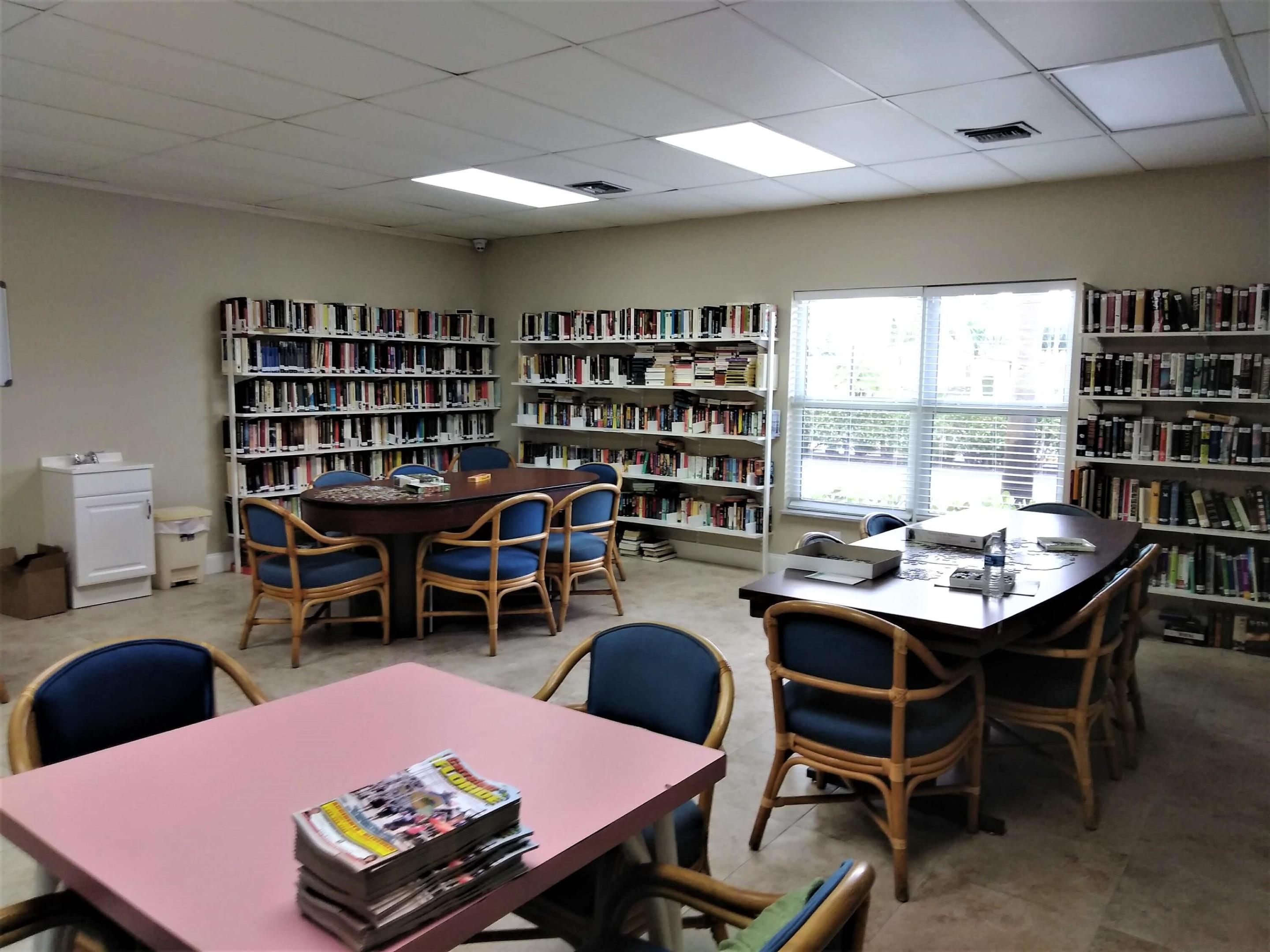 CRESTHAVEN VILLAS CONDO 18 - Residential