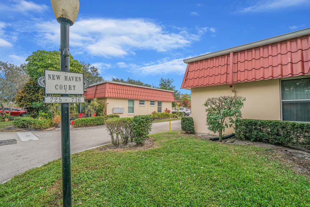 Photo of 734 Nantucket Circle, Lake Worth, FL 33467 (MLS # R11052861)
