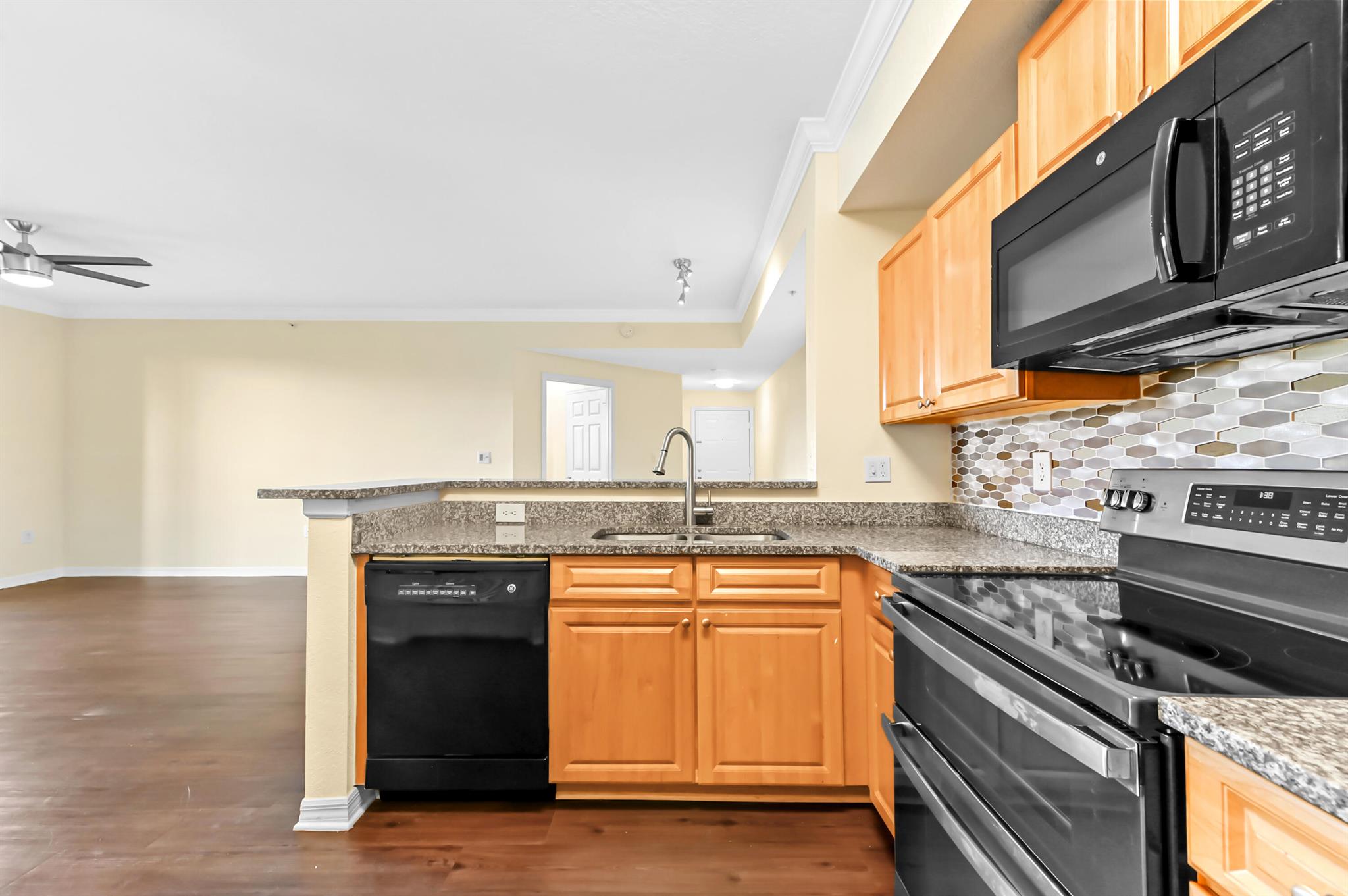 MURANO AT DELRAY BEACH CO - Residential Lease