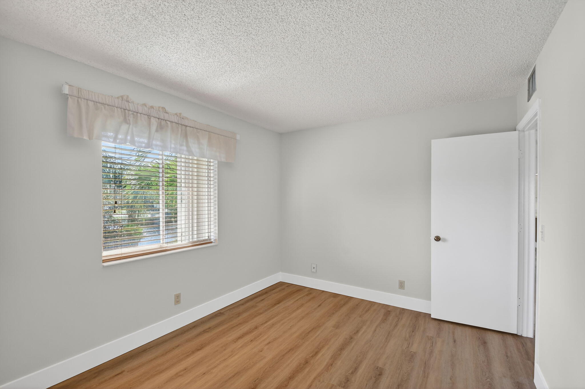 PINE RIDGE AT HAVERHILL COND - Residential Lease