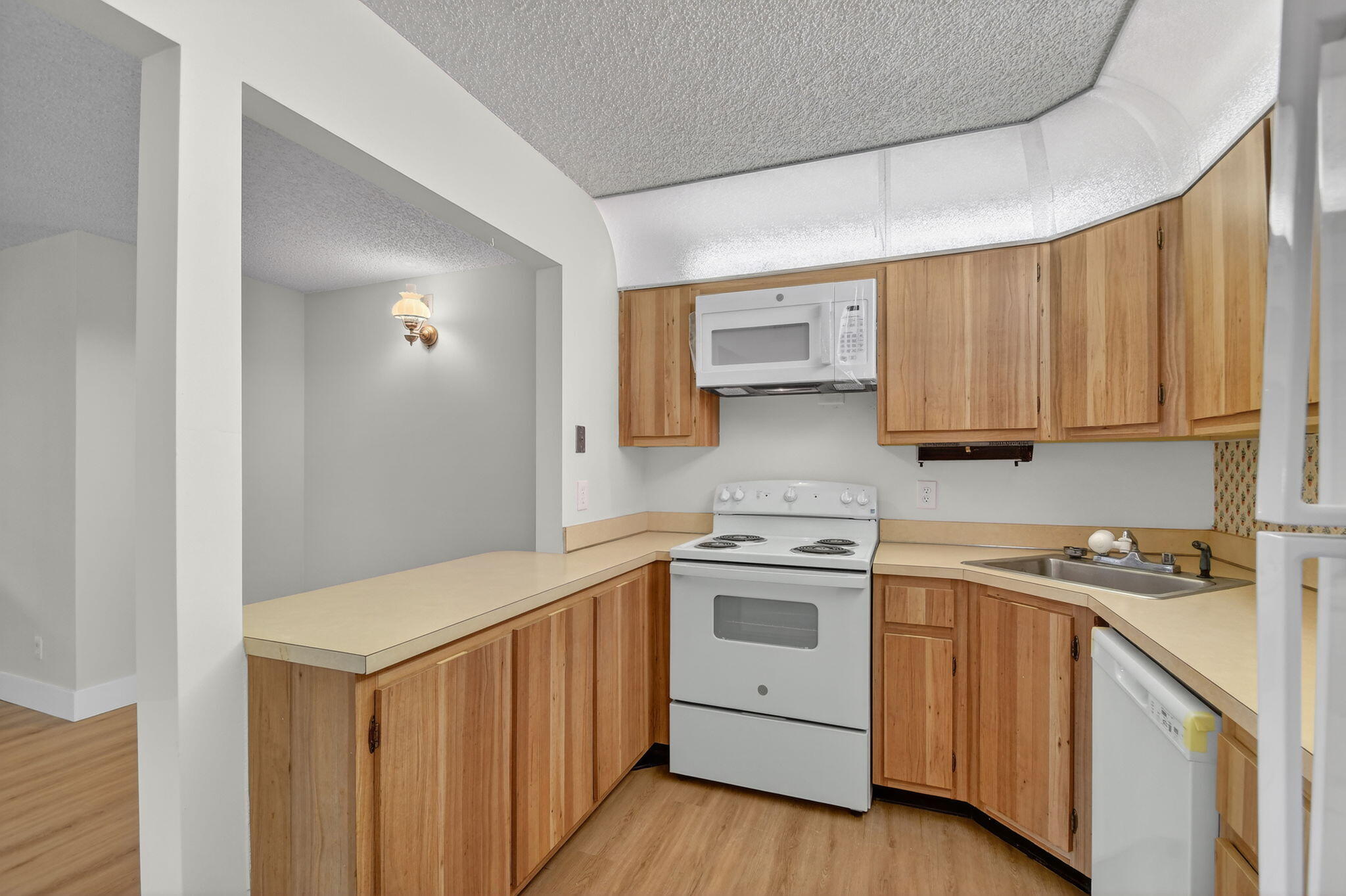 PINE RIDGE AT HAVERHILL COND - Residential Lease