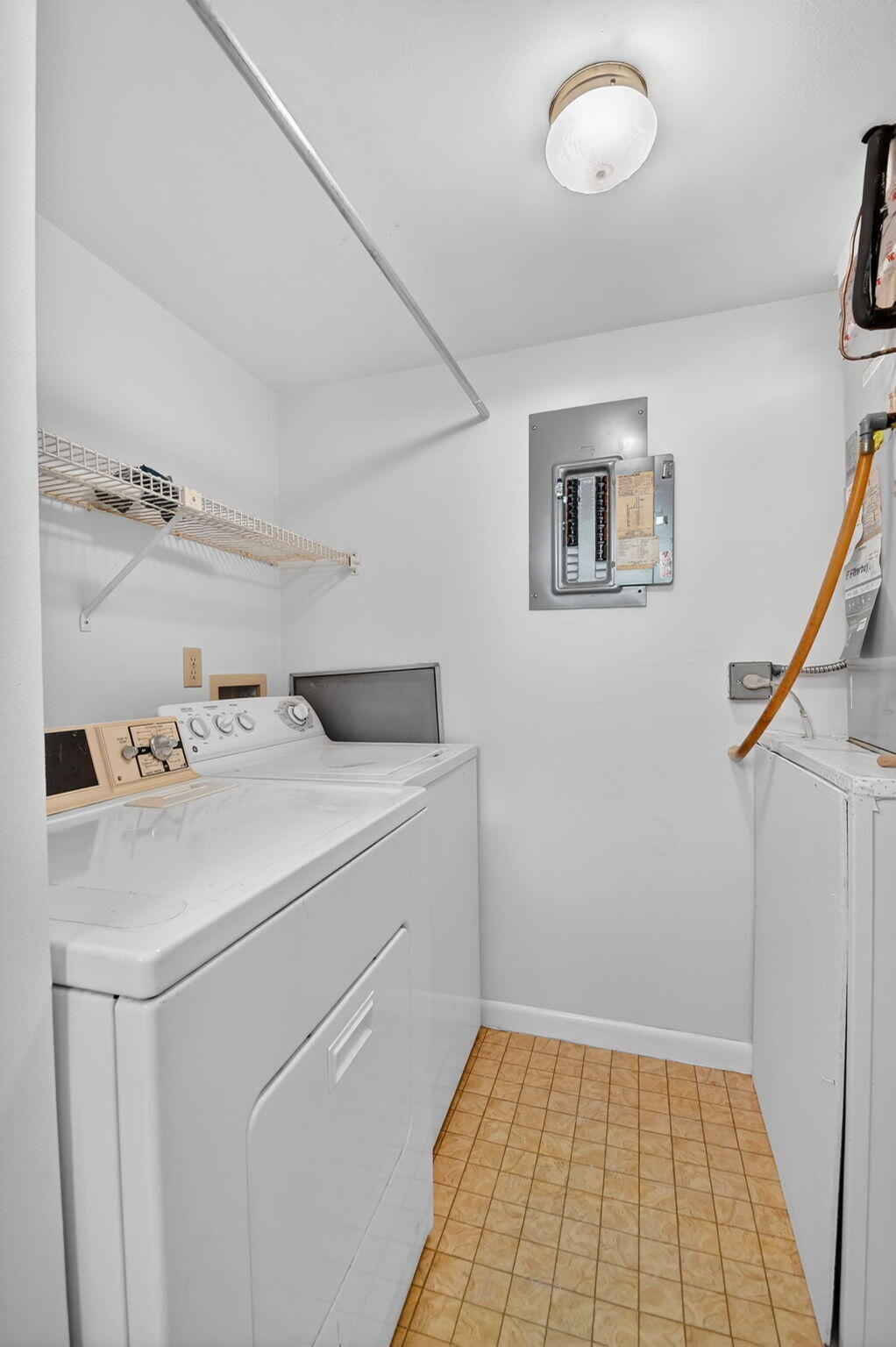 PINE RIDGE AT HAVERHILL COND - Residential Lease