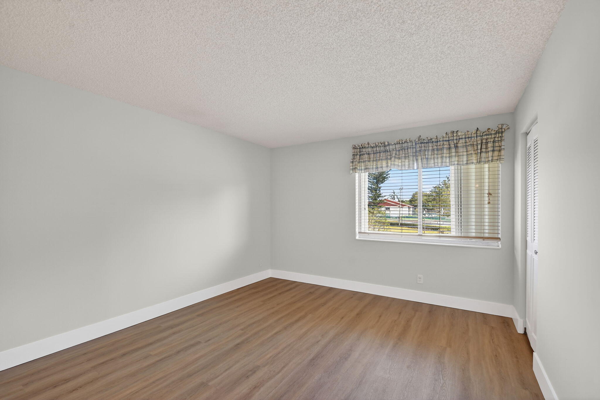 PINE RIDGE AT HAVERHILL COND - Residential Lease