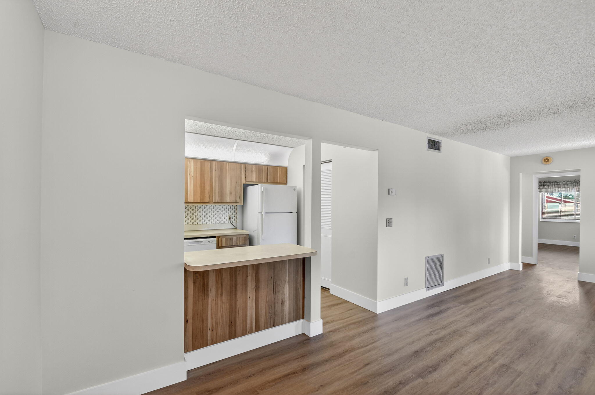 PINE RIDGE AT HAVERHILL COND - Residential Lease