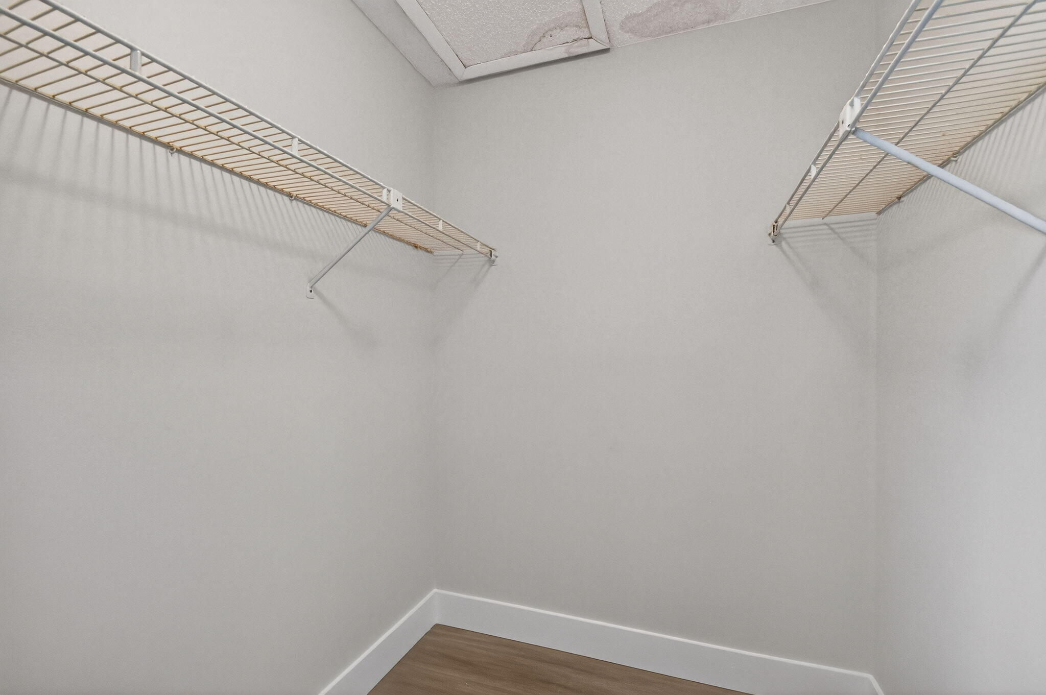 PINE RIDGE AT HAVERHILL COND - Residential Lease