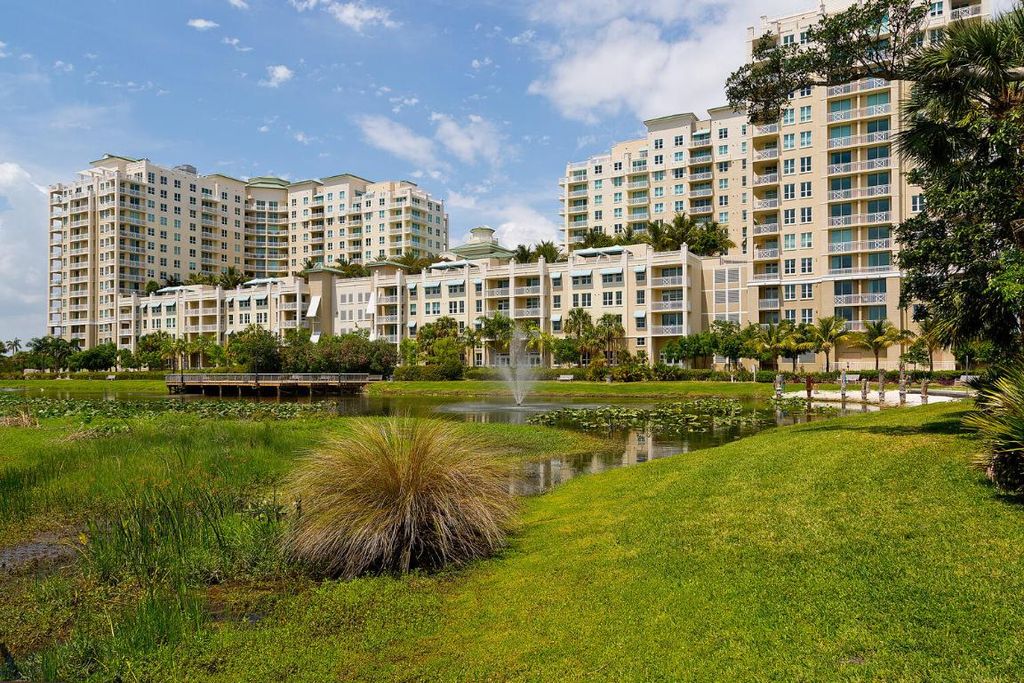 Photo of 450 N Federal Highway #609, Boynton Beach, FL 33435 (MLS # R11158022)