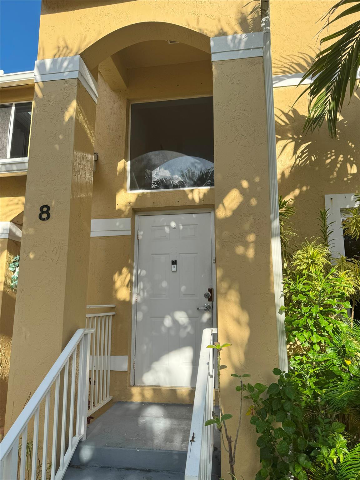 Spacious & Stylish Two-Level Condo in North Miami – 3 Bed / 2 Bath
Welcome to this beautifully updated two-level condo offering 3 generously sized bedrooms and 2 modern bathrooms in the heart of North Miami. Featuring soaring ceilings, abundant natural light, and an open-concept layout, this home is designed for both comfortable everyday living and effortless entertaining. The recently renovated bathrooms showcase sleek finishes and quality fixtures, while the spacious bedrooms provide plenty of room to relax. Enjoy resort-style community amenities including a sparkling pool, clubhouse for gatherings, and lush green spaces. Association requires 700+ credit score.