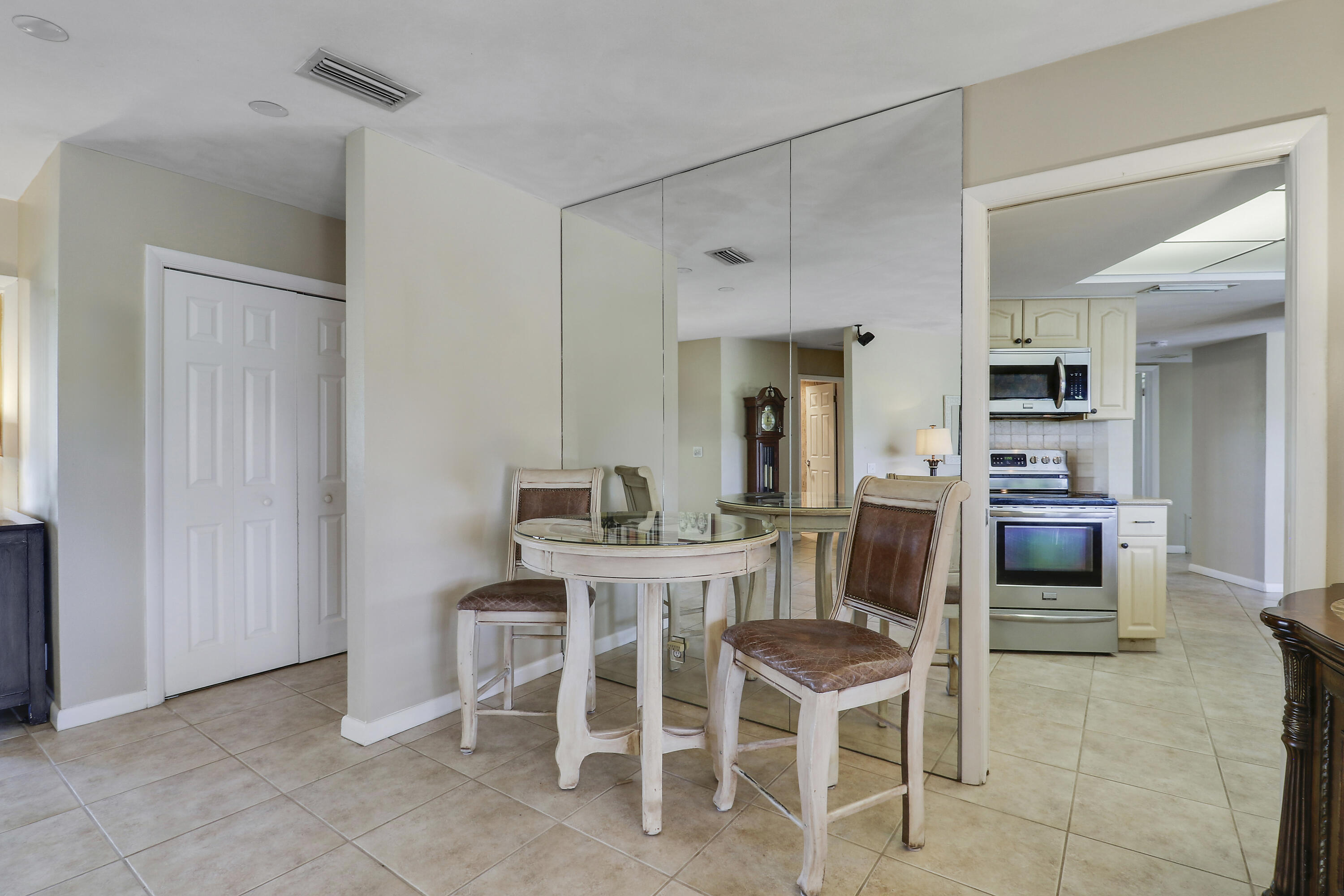 GOLF COURSE ADD TO VILLAGE OF NORTH PALM BEACH IN - Residential