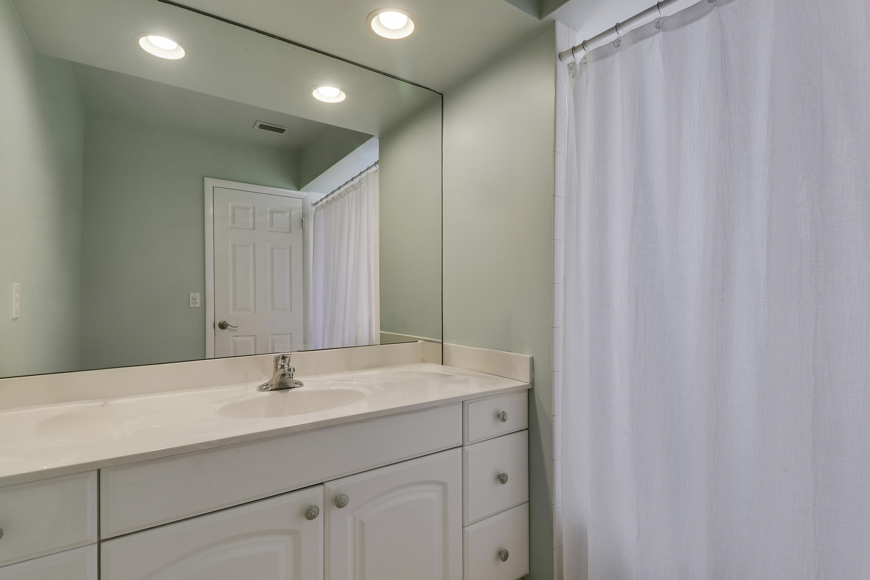 GOLF COURSE ADD TO VILLAGE OF NORTH PALM BEACH IN - Residential